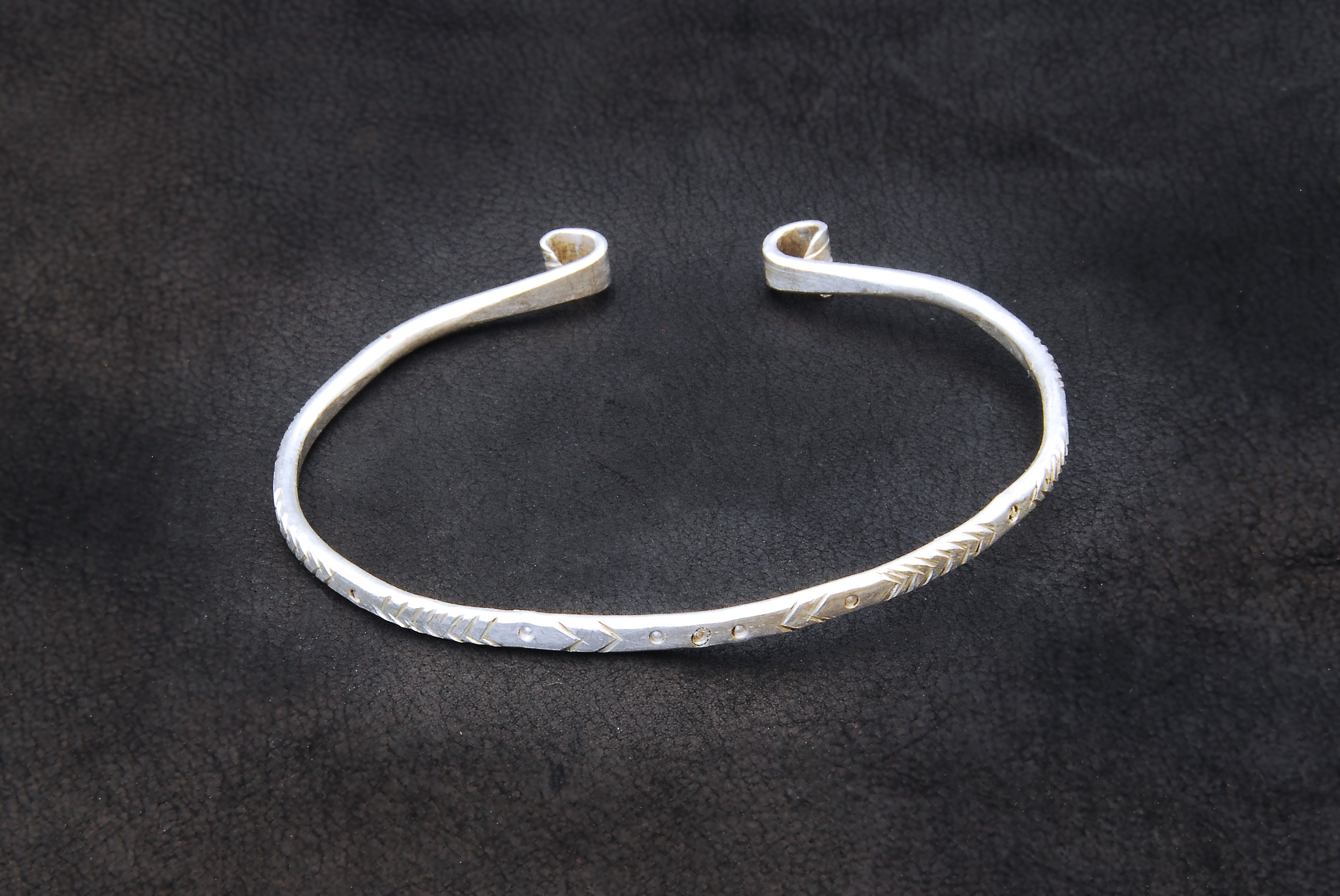 ManfredDRAPELA_ART-WORK_Armspange_silber_Broncezeit_17_07_08_kl
